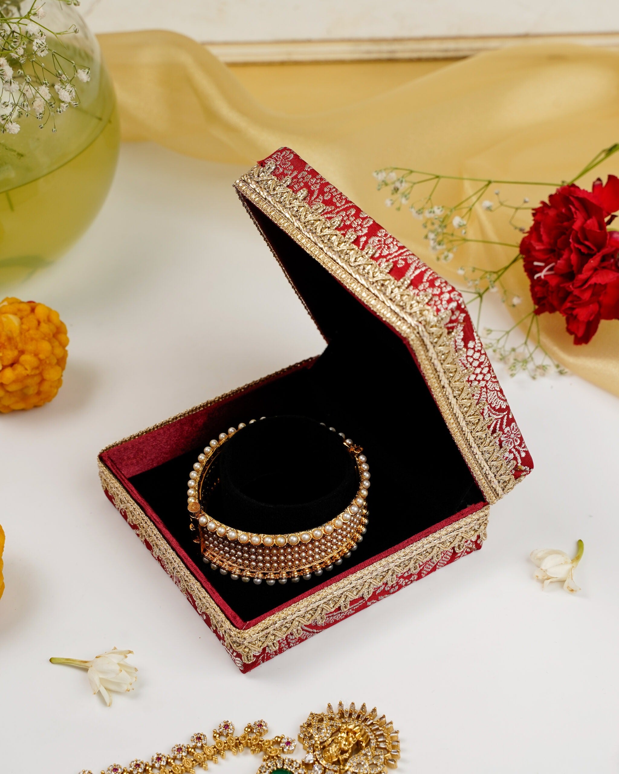 Saaj Single Brocade Kada Box image 1