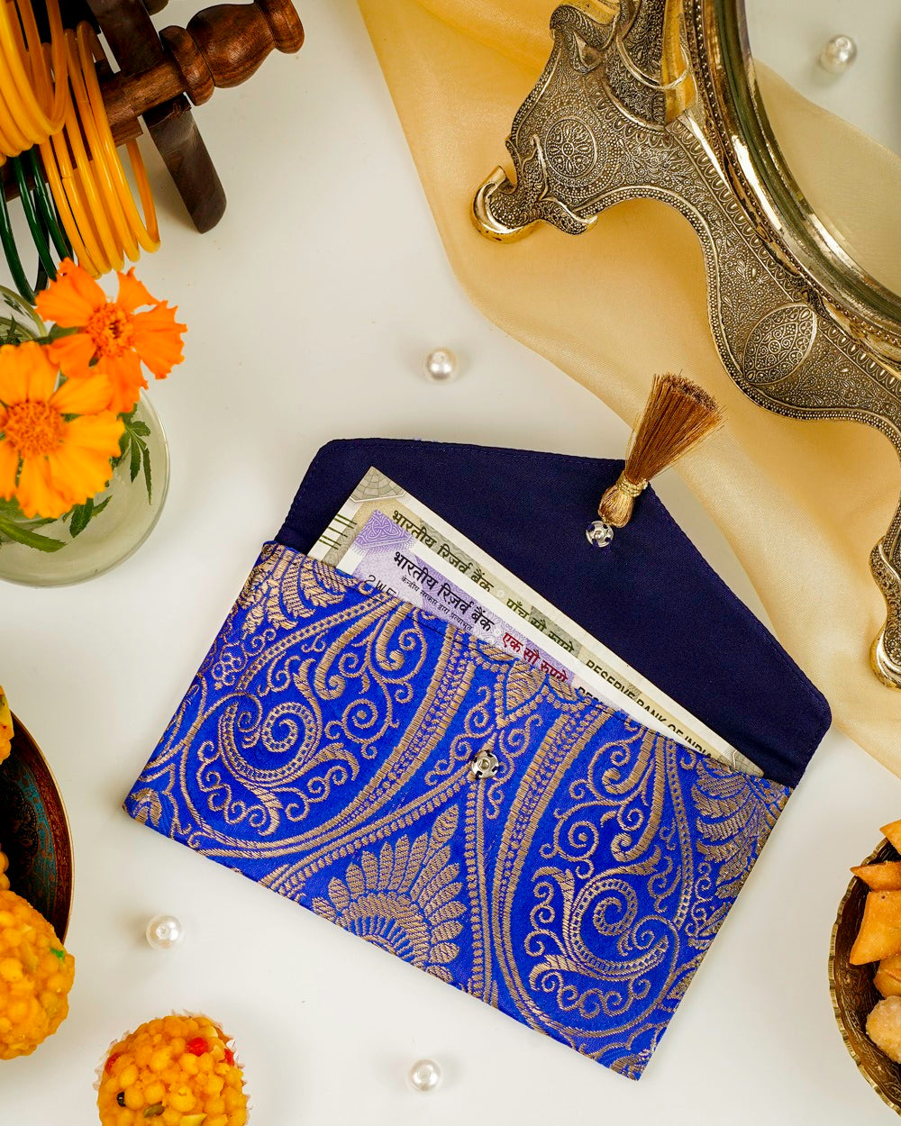 Neelam Brocade Shagun Envelope image 1