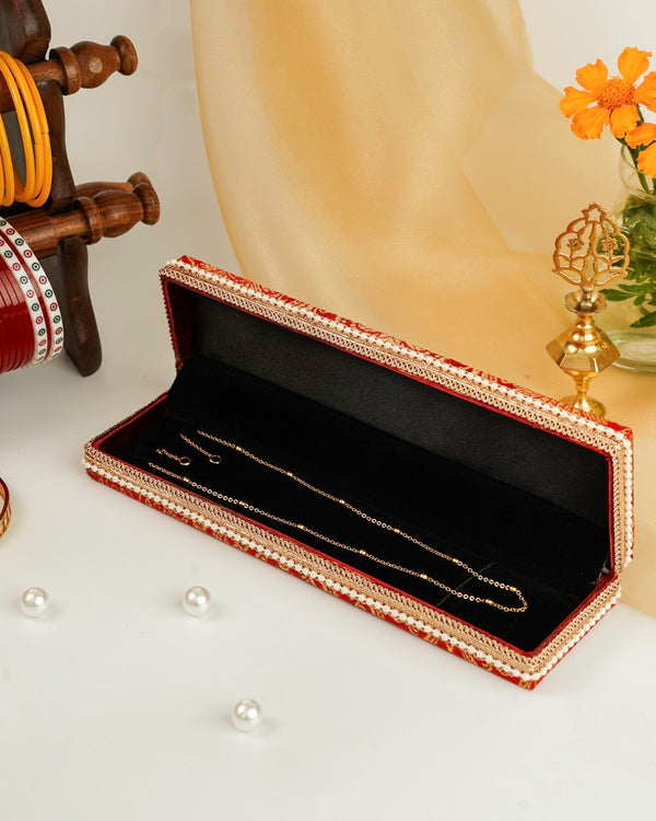 Sindoori Paisley Brocade Chain Box image 1