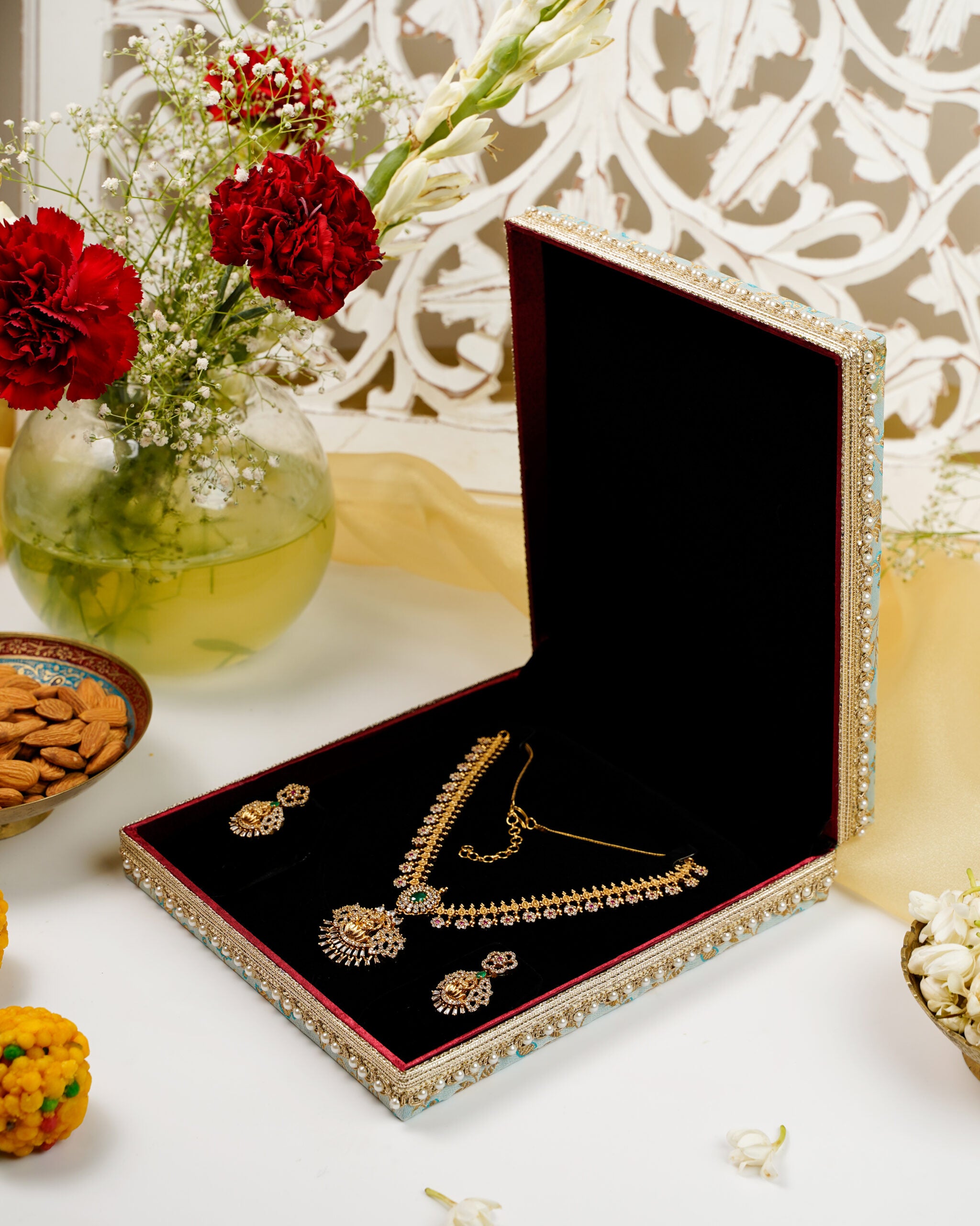 Seher Brocade Necklace Box image 1