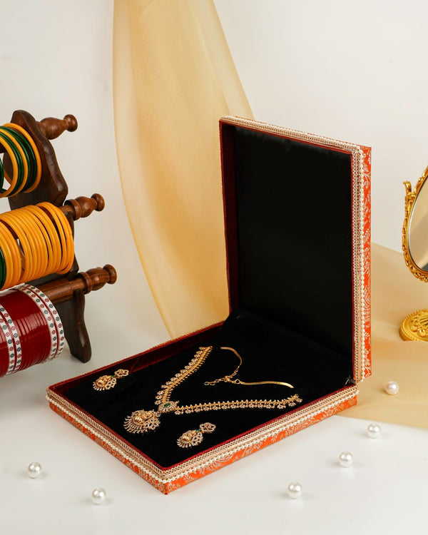 Sunehri Brocade Necklace Box image 1