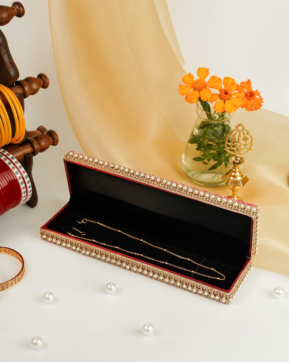 Gulzar Brocade Chain Box image 1