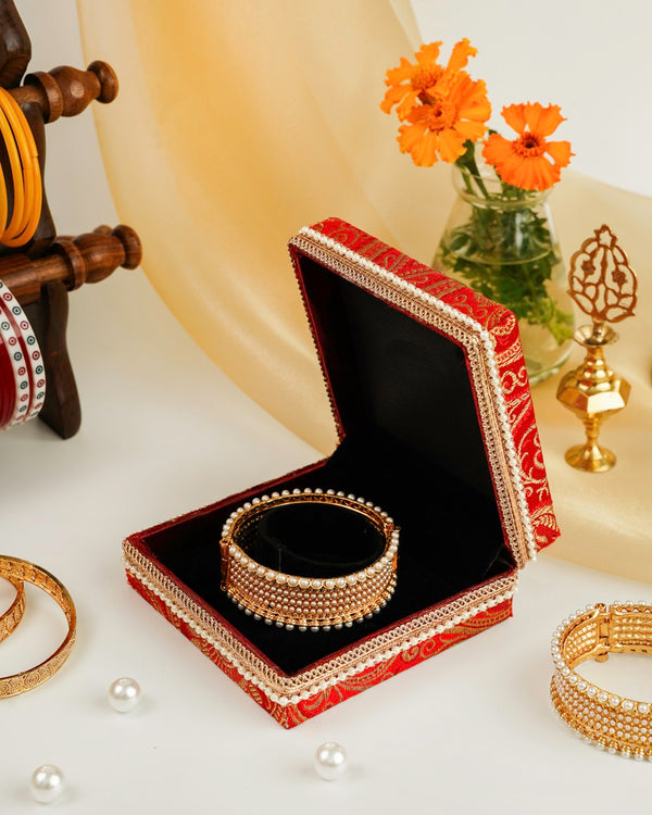 Sindoori Paisley Brocade Kada Box image 1