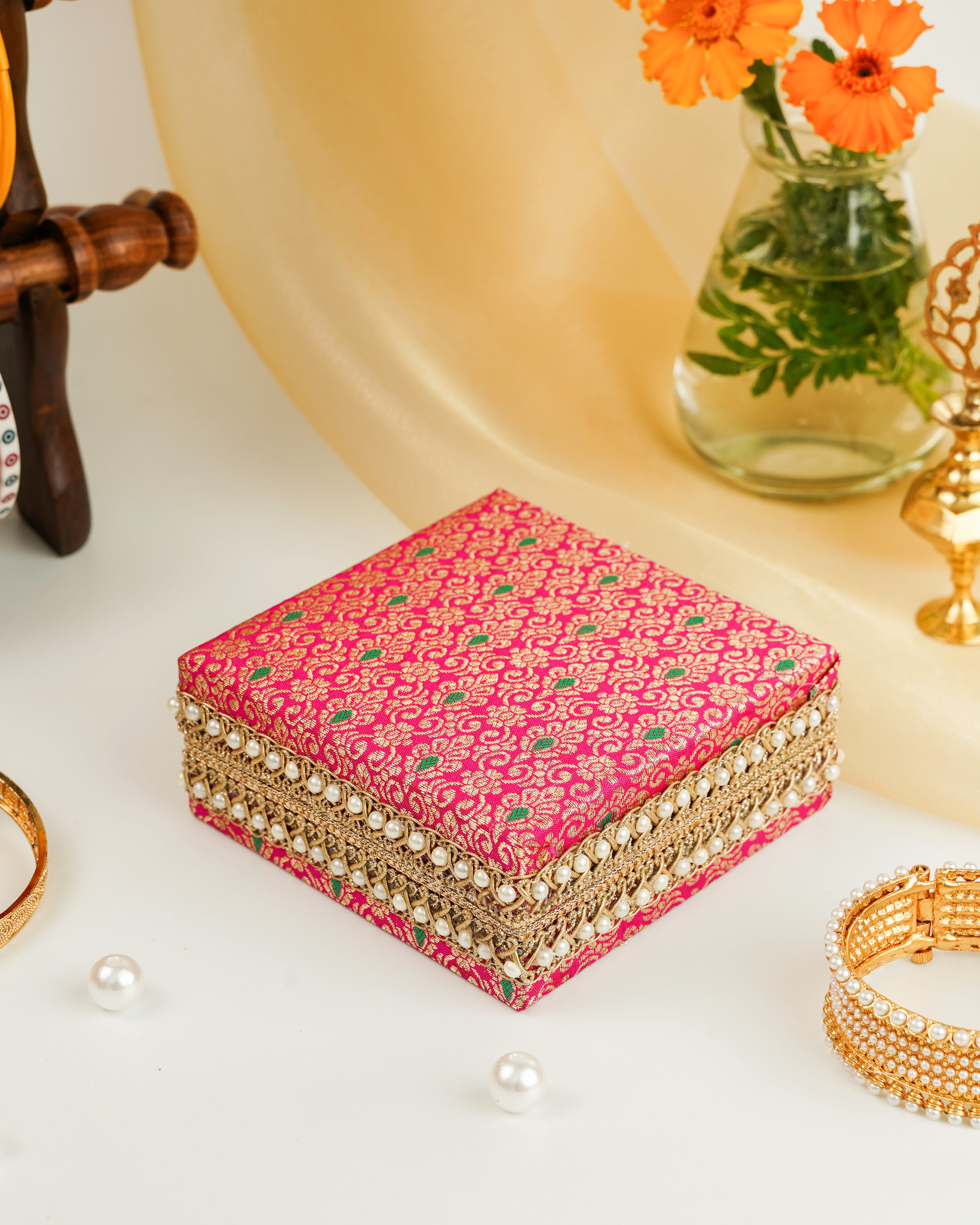 Raani Pink Meenakari Shagun Kada Box