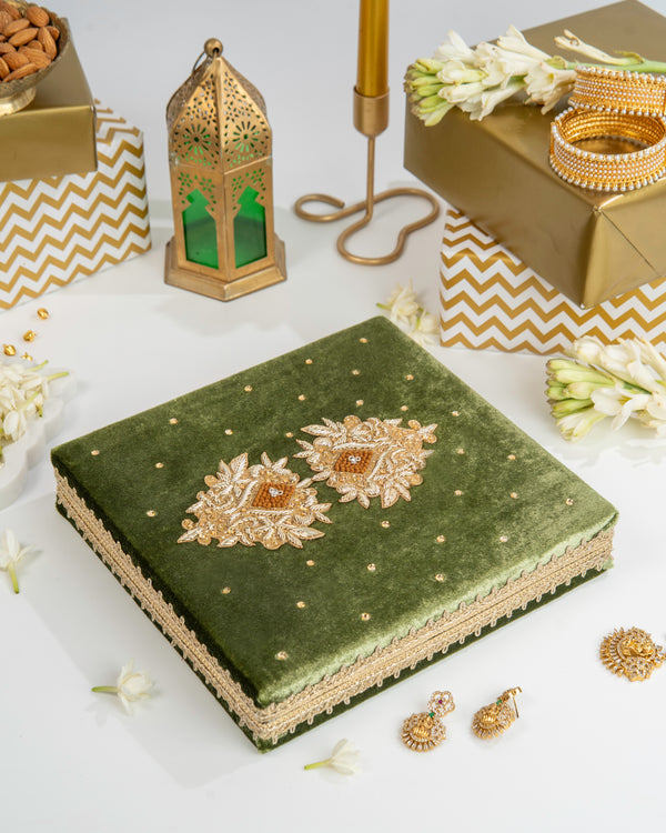 Saba Necklace Box