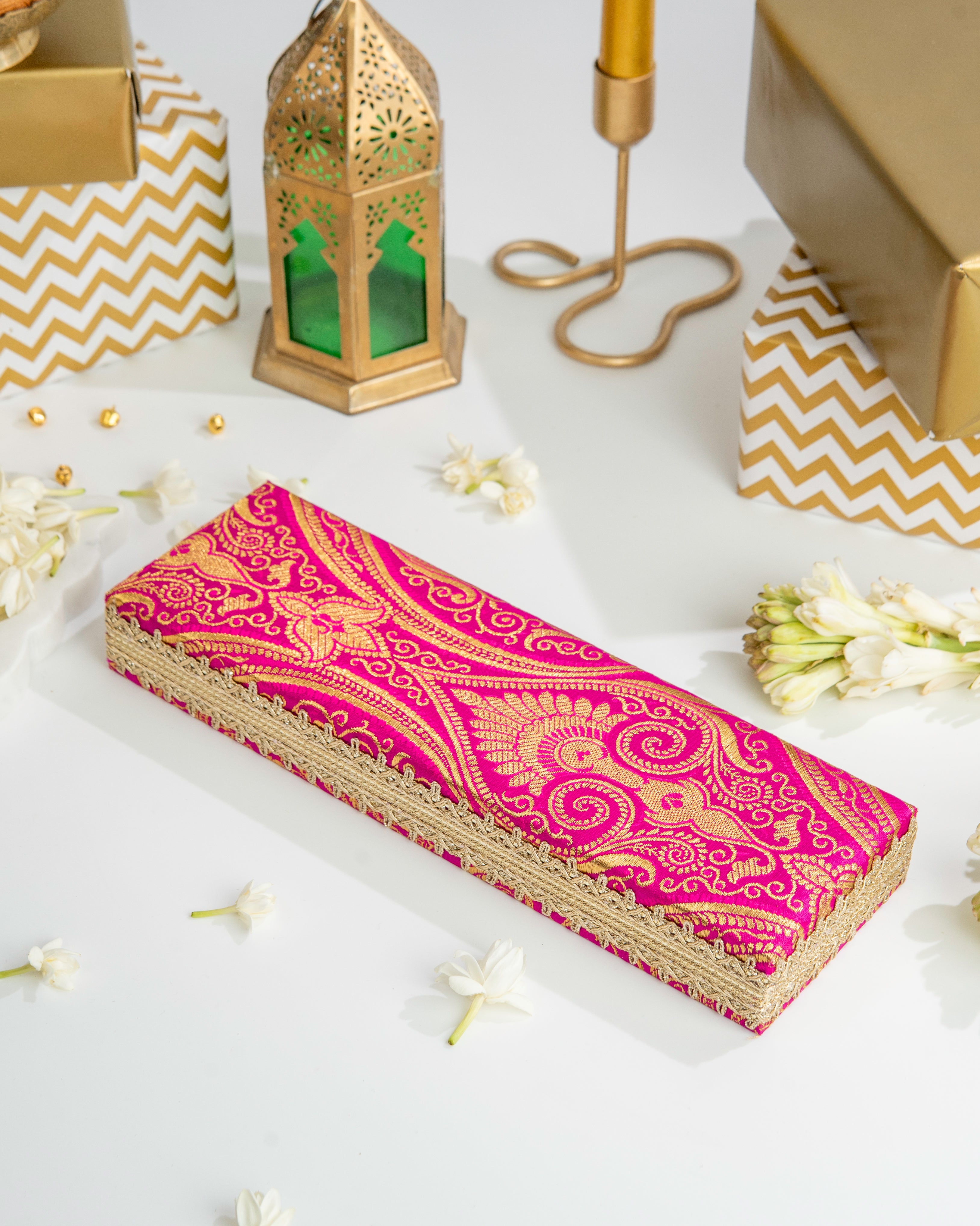 Gulzaar Paisley Chain Box