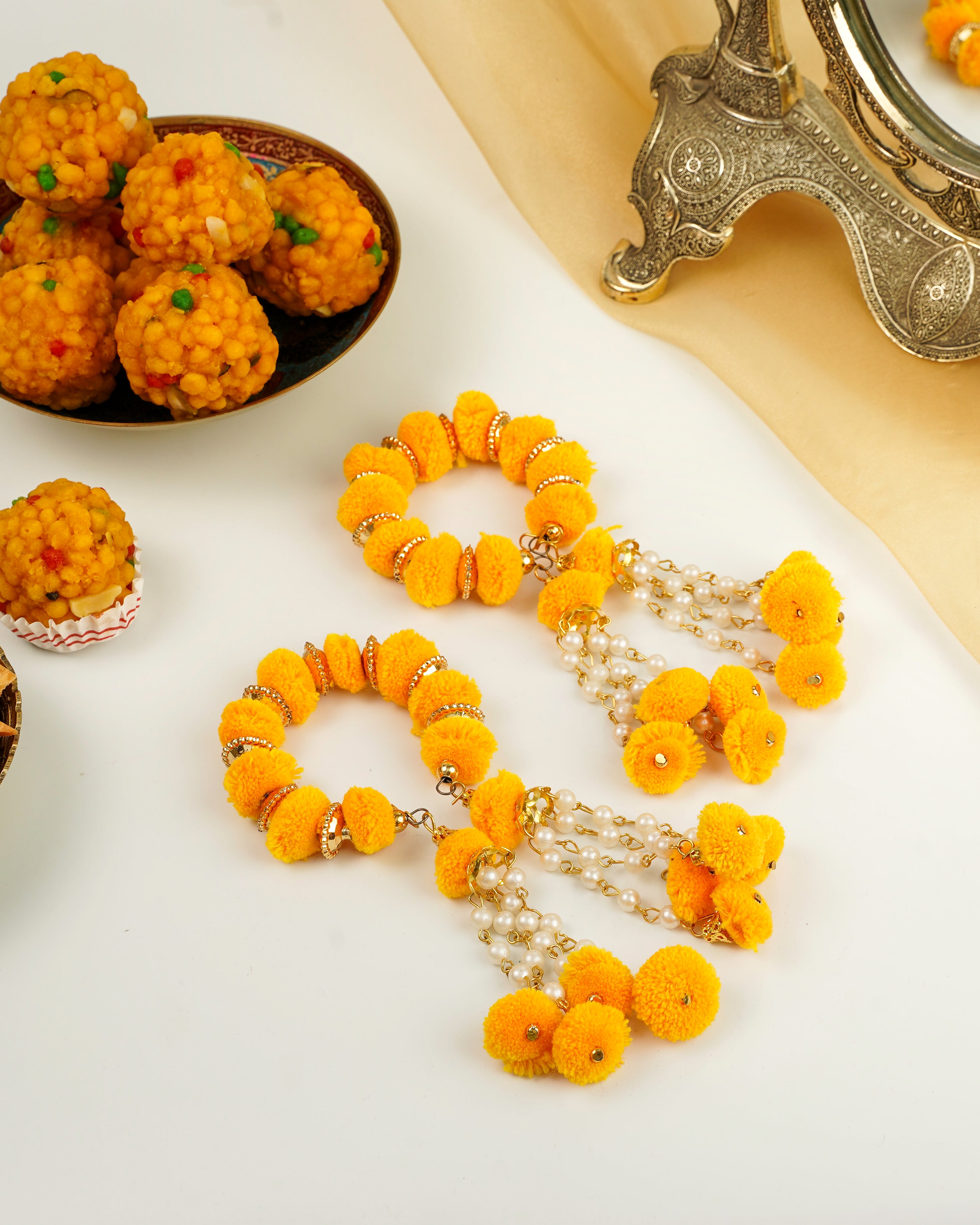 Basant Gaane, Pair of 2