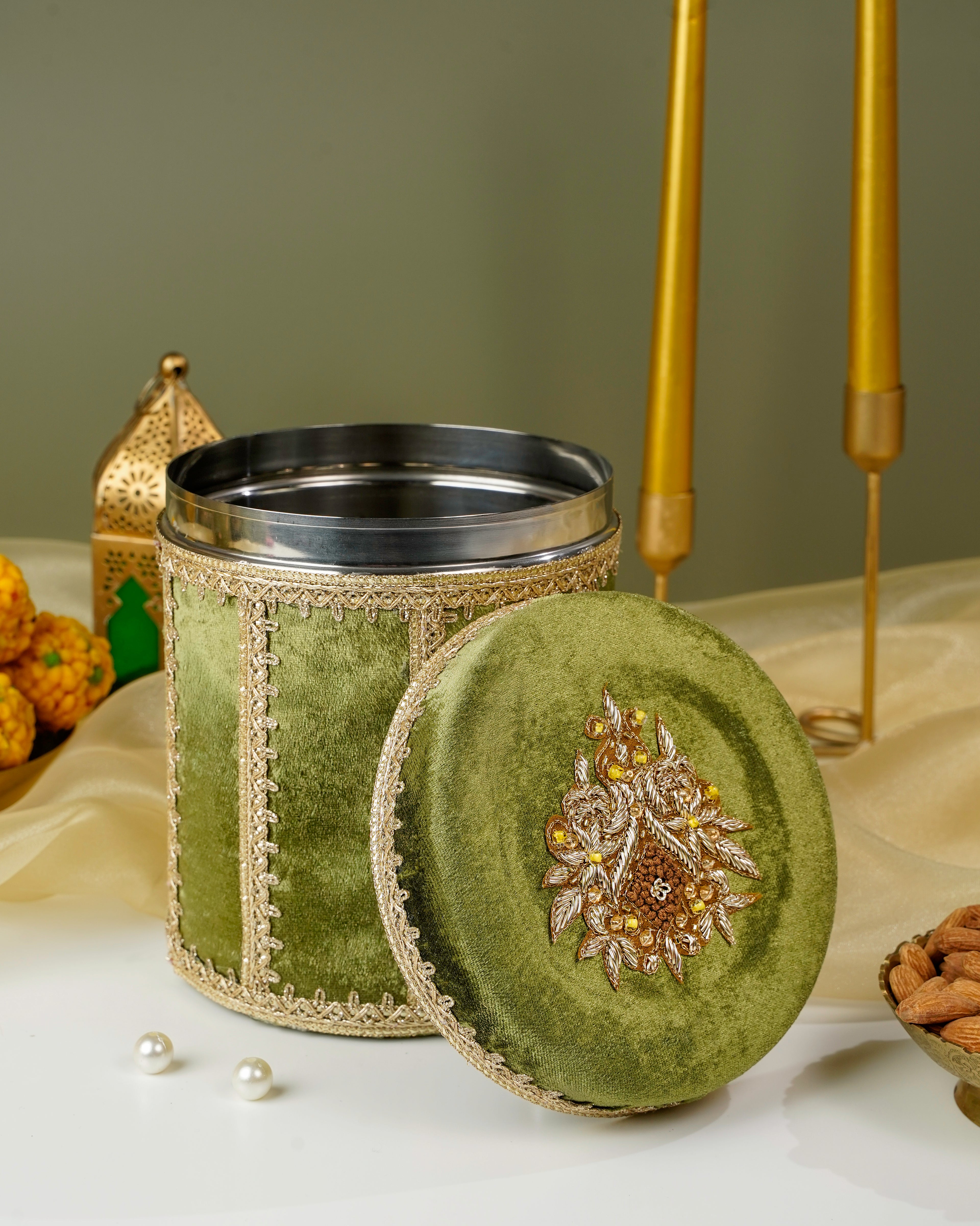 Saba Long Ladoo box (1.5-2kg)