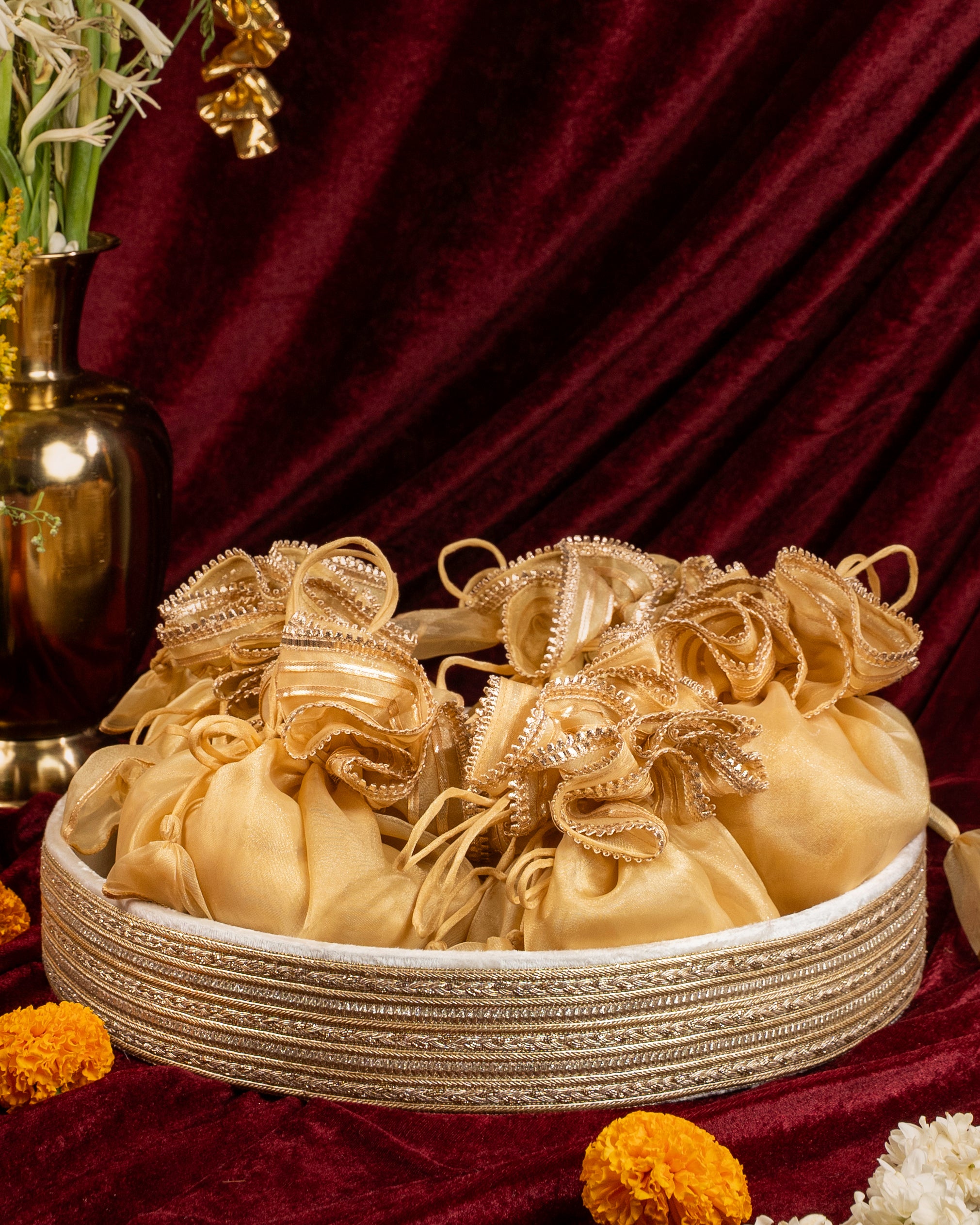 Zareen Ivory & Gold Potli Set