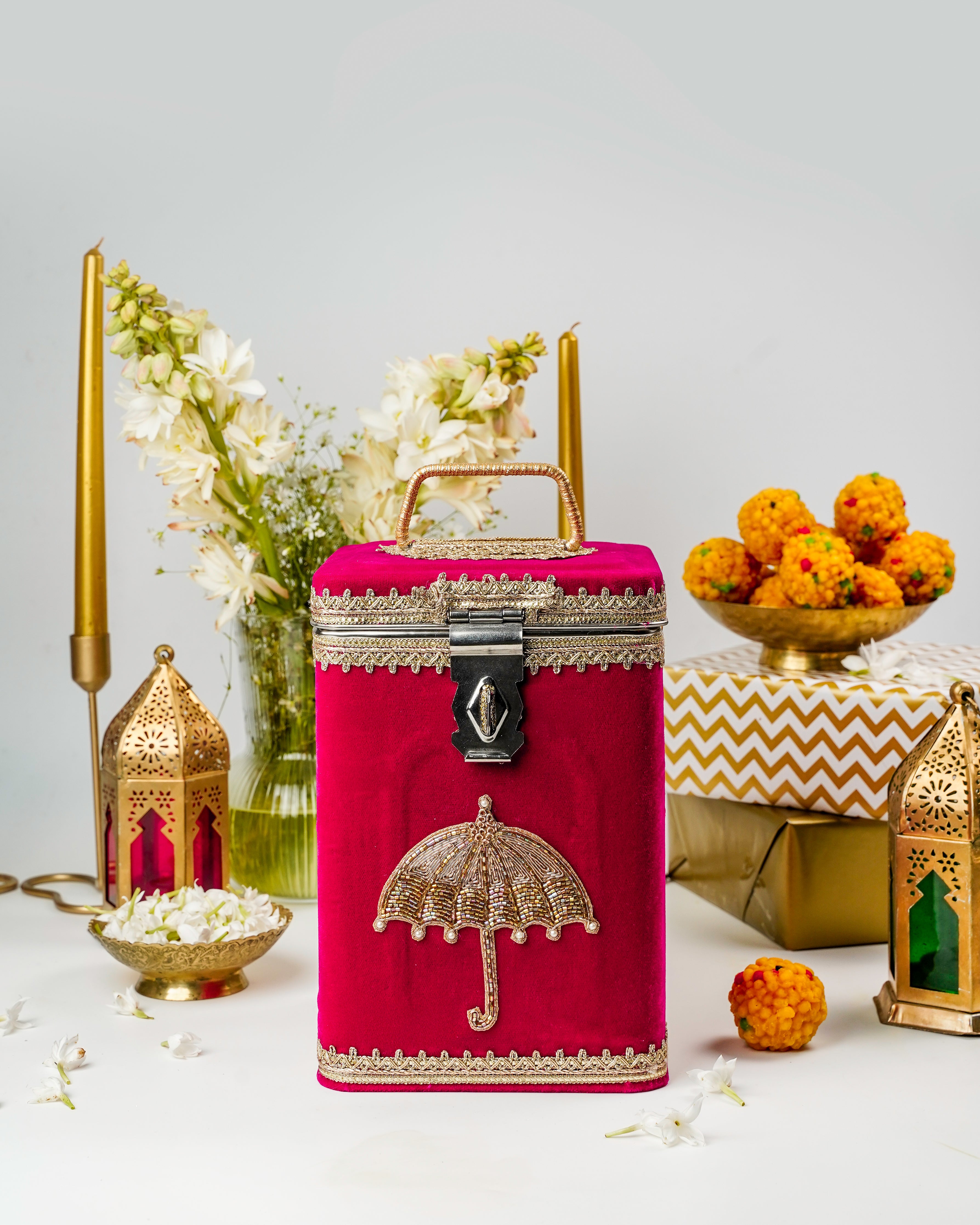 Raani Pink Velvet Bhaaji Box