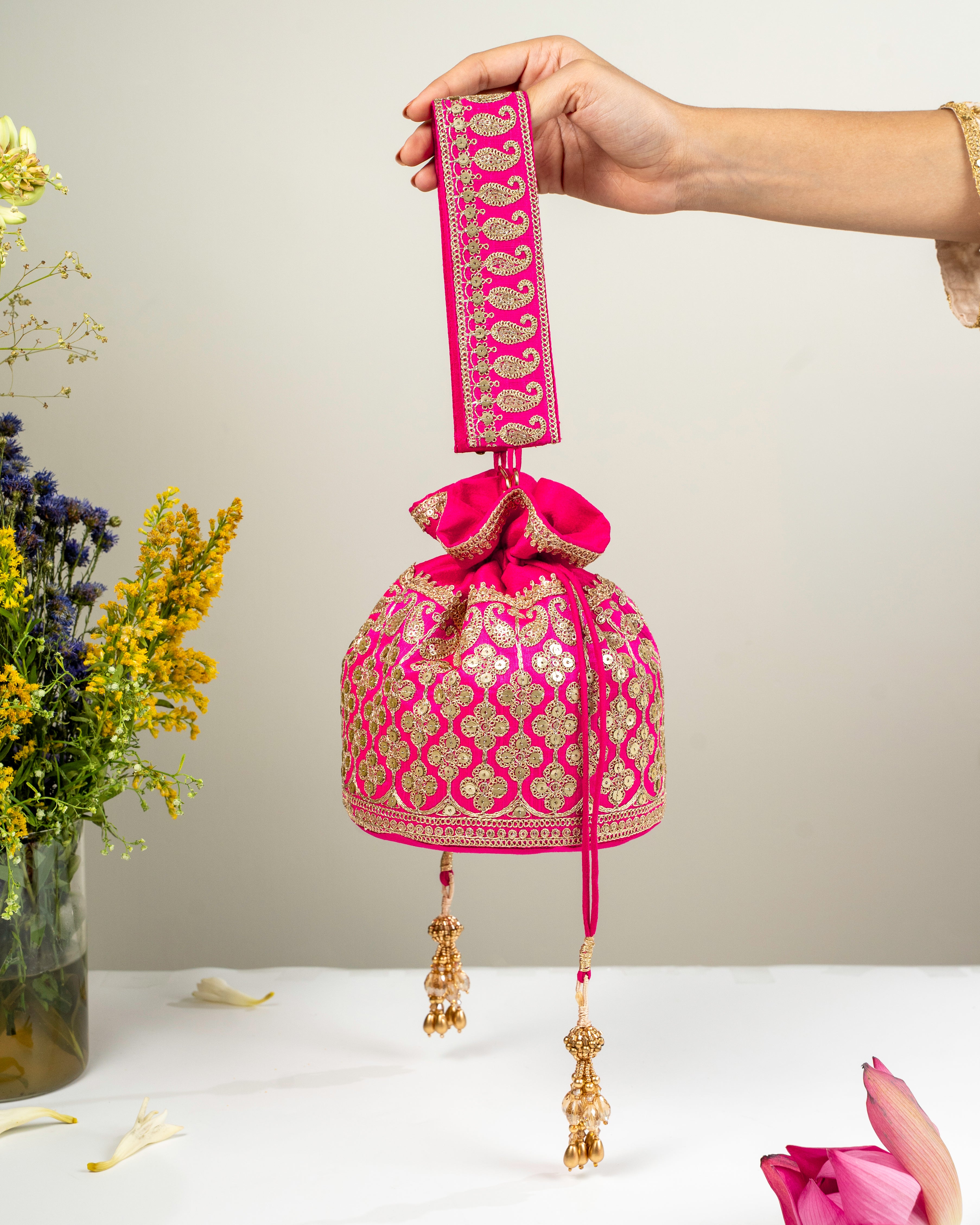 Sada Magenta Potli Bag