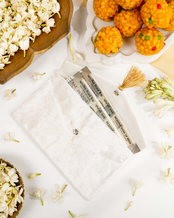 Noori Velvet Shagun Envelope