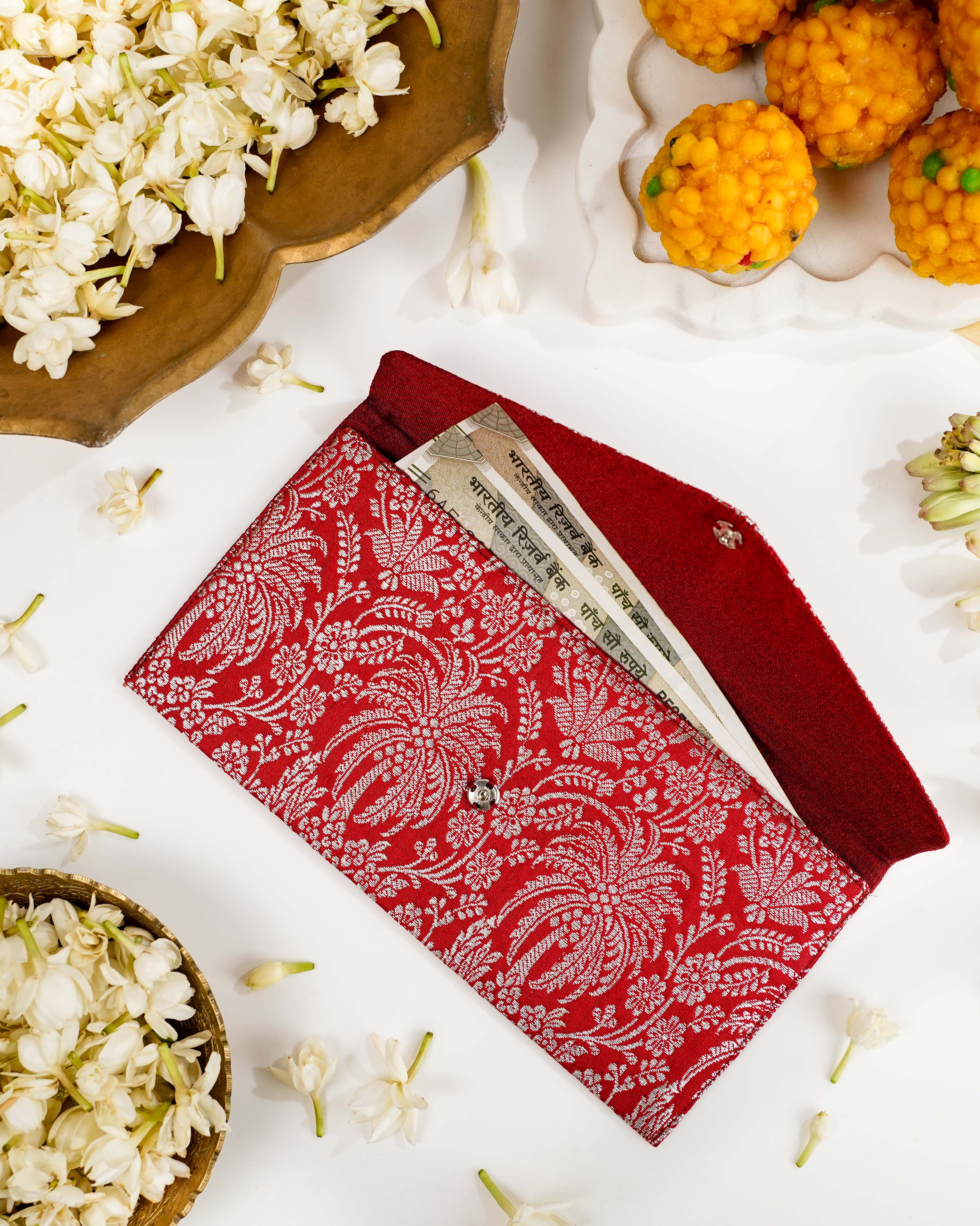 Saaj Brocade Shagun Envelope