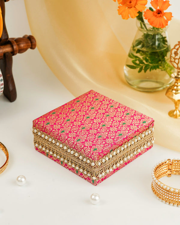 Gulzar Brocade Kada Box image 0