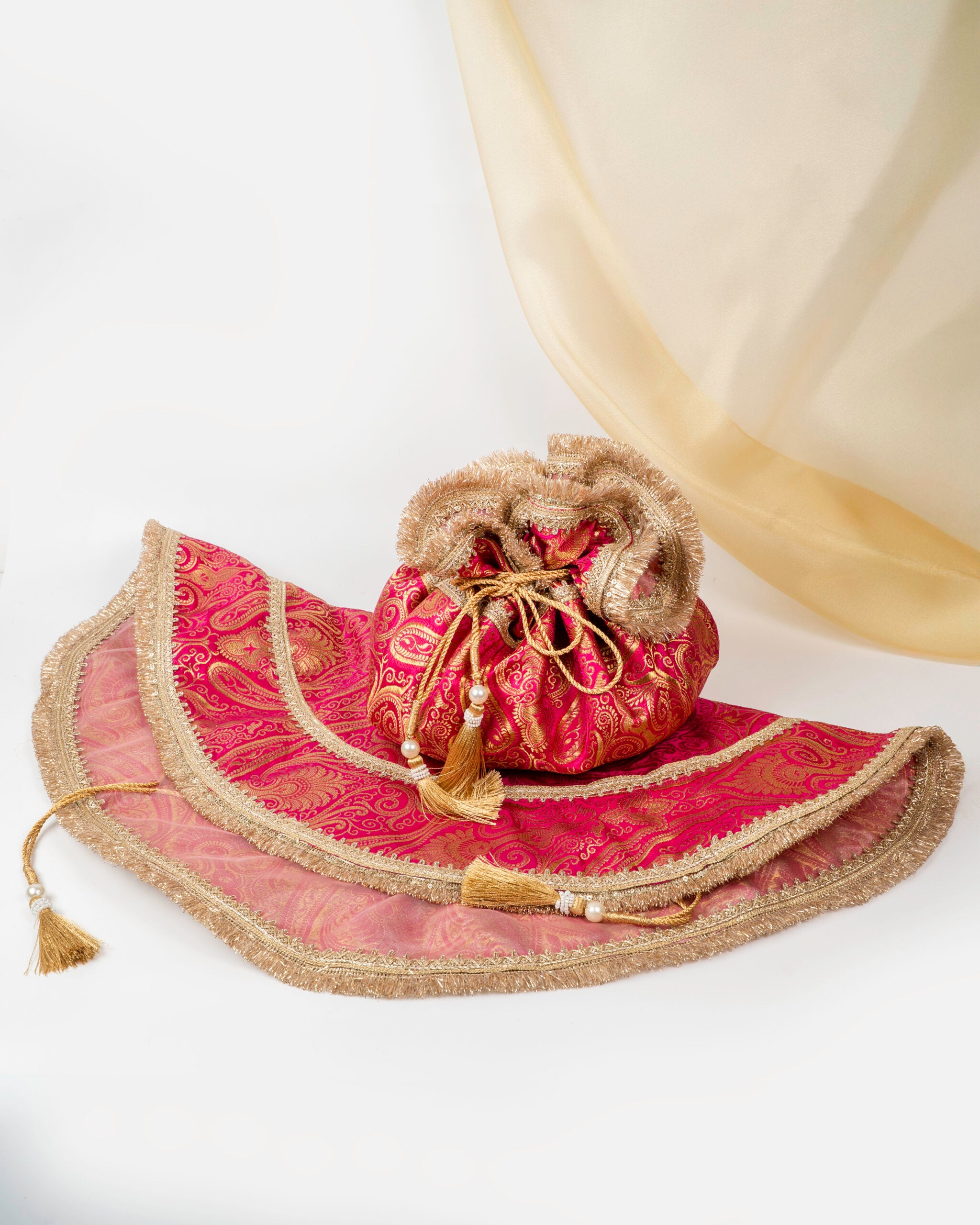 Gulzaar Brocade Lap Cover image 0