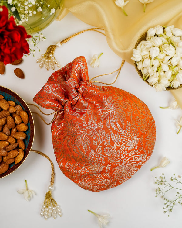 Sunehri Brocade Potli image 0