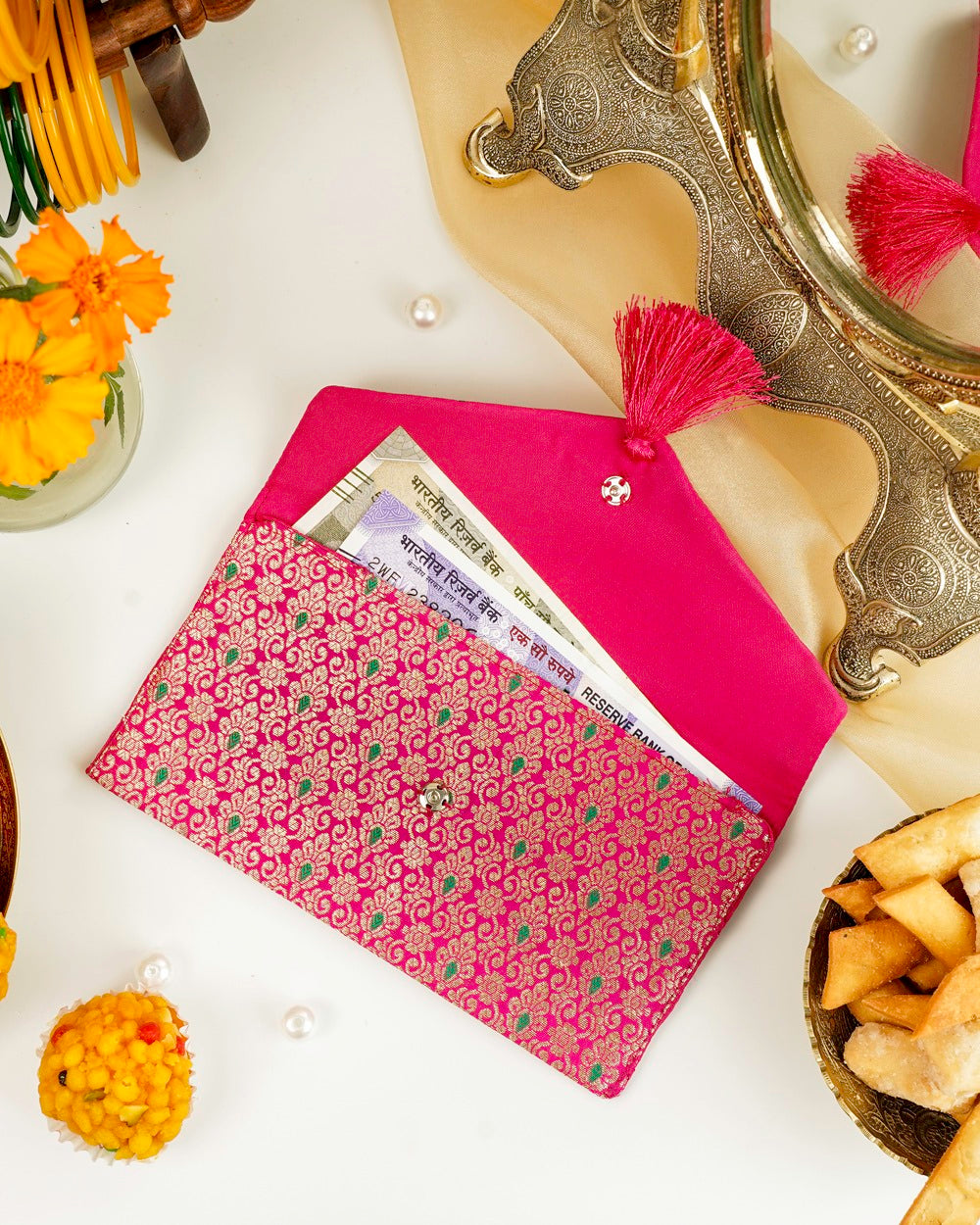 Gulzar Brocade Shagun Envelope image 1