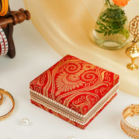 Sindoori Paisley Brocade Kada Box - Image 1