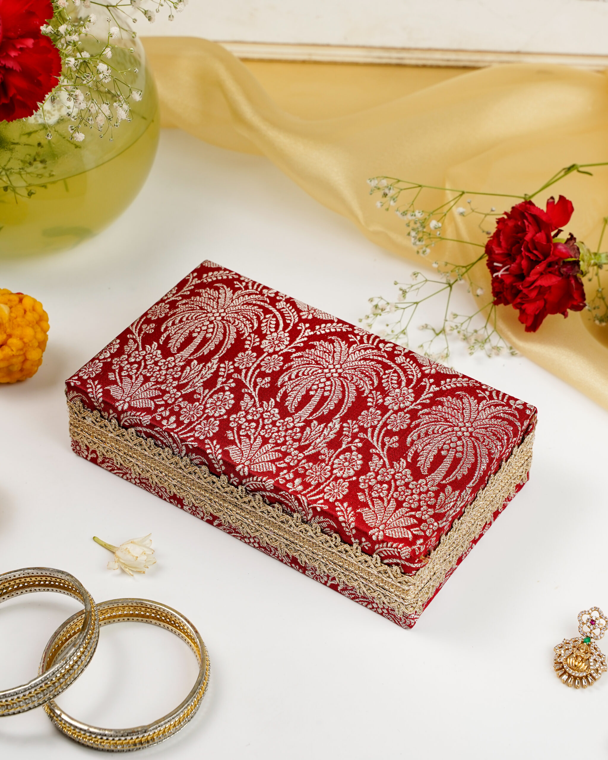 The large Saaj Double Brocade Kada Box by Navka Studio, designed for storing multiple bangle sets.